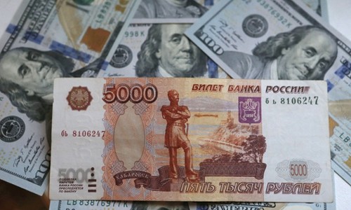 Rouble rises with the intervention of Russia’s Central Bank - ảnh 1